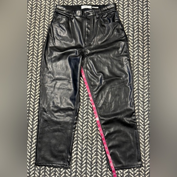 ABERCROMBIE & FITCH Vegan Leather Ultra High Rise Curve Love Ankle Pant in Black - Picture 7 of 9
